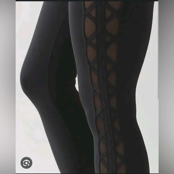 Lululemon High Times Legging (Rhythm) Size 4 - Picture 4 of 9